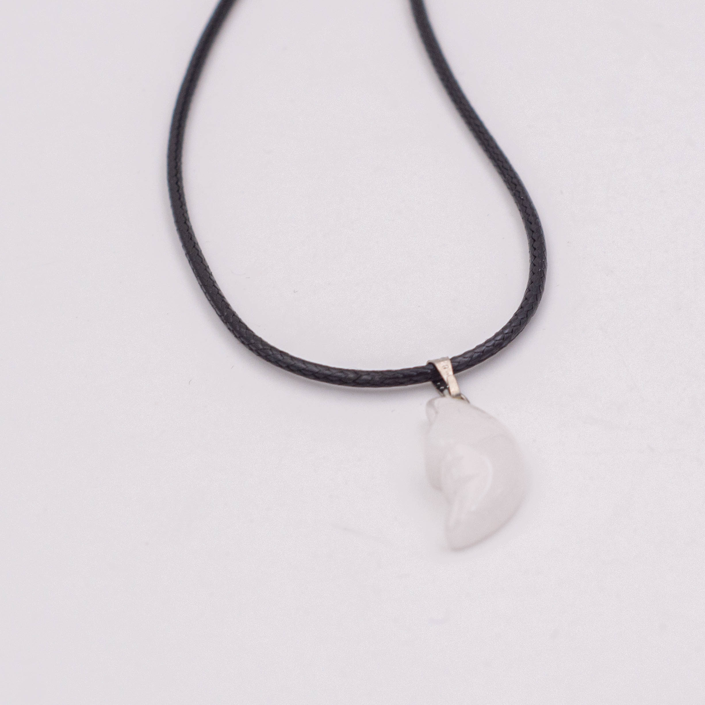 Colgante Luna cuarzo blanco